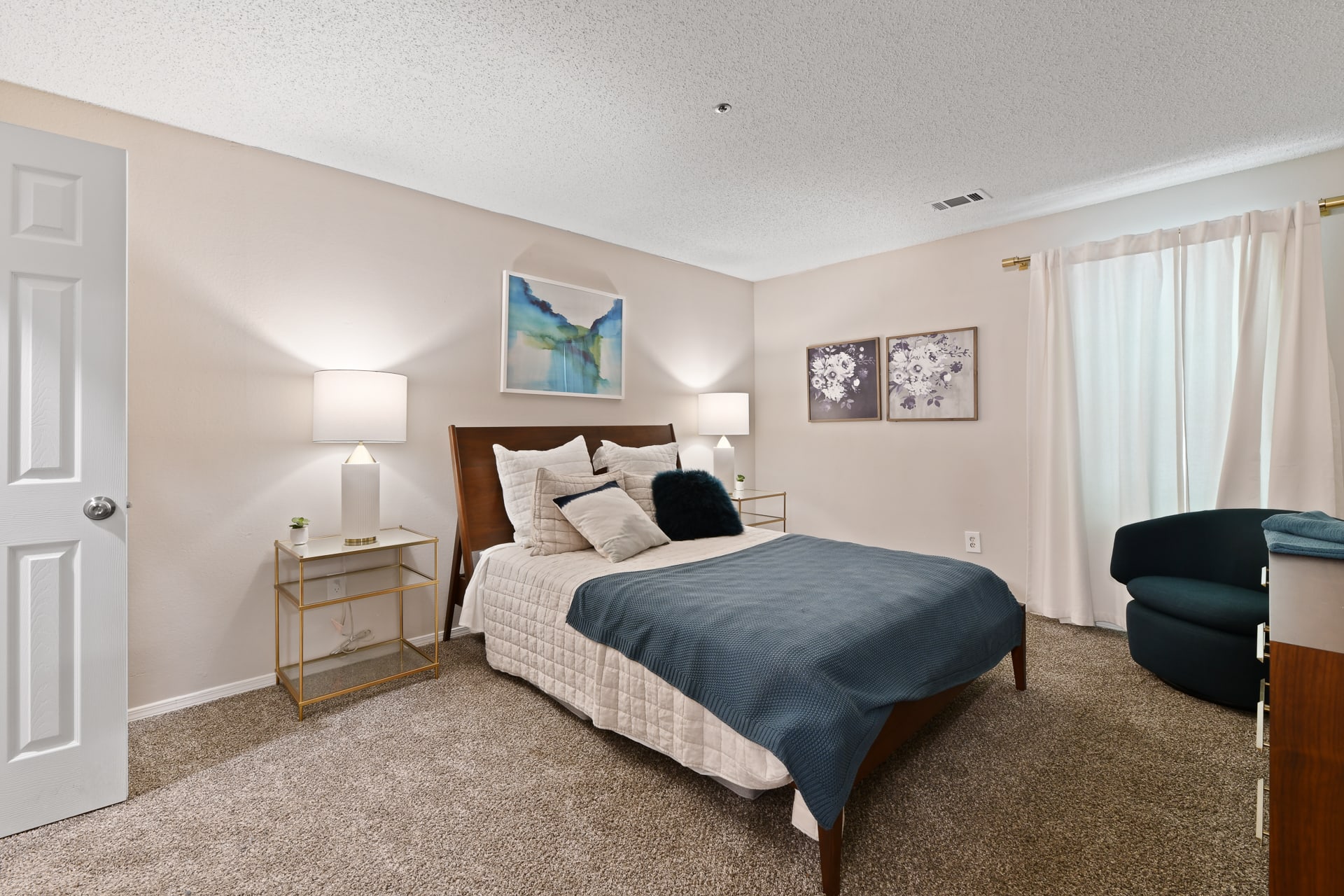 bedroom at 300 Riverside located in Austell, GA
