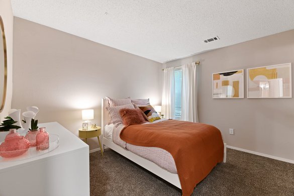 bedroom at 300 Riverside Apartments located in Austell, GA
